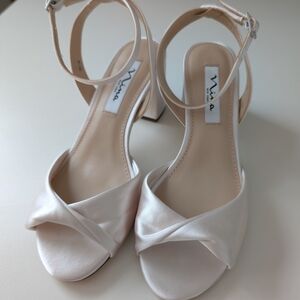 NIGELLA-Women's Ivory Satin Mid-Heel Block Sandal